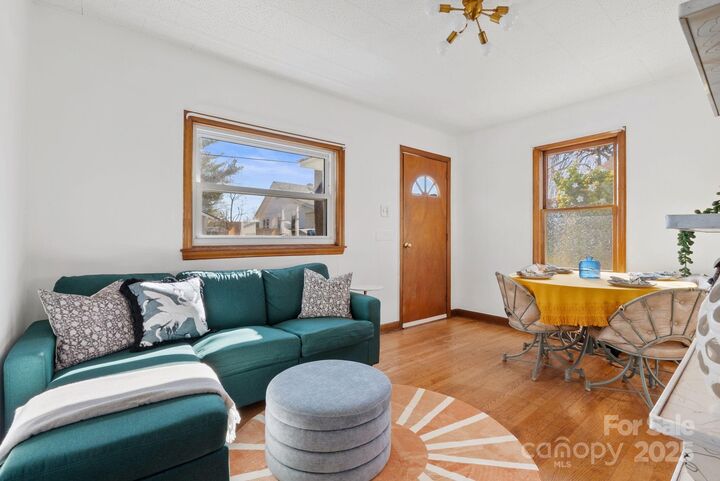 Property Photo:  22 Jarrett Street  NC 28806 