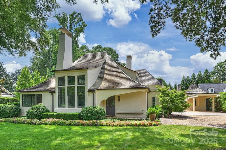 Property Photo: 3912 Beresford Road NC 28211
