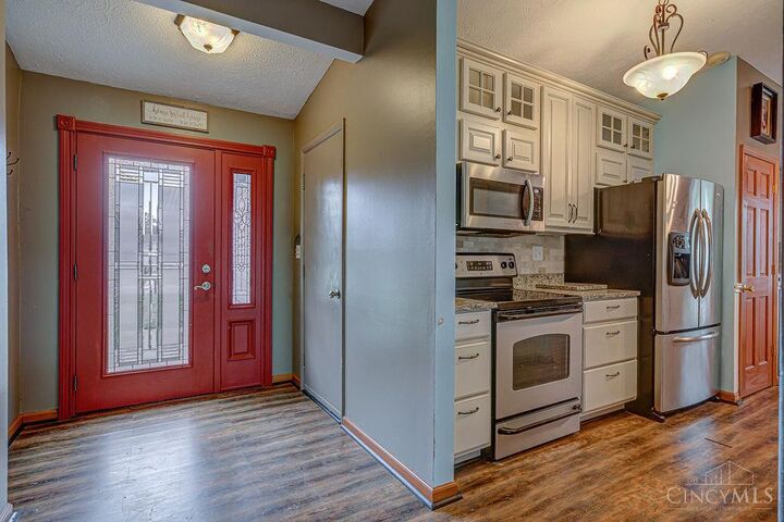 Property Photo:  5438 Cherrybend Drive  OH 45247 