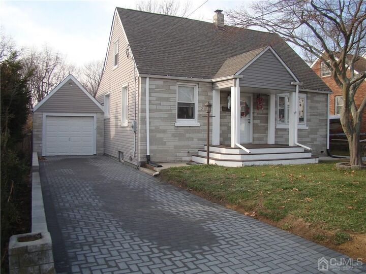 21 Gordon Avenue  Sayreville NJ 08879 photo
