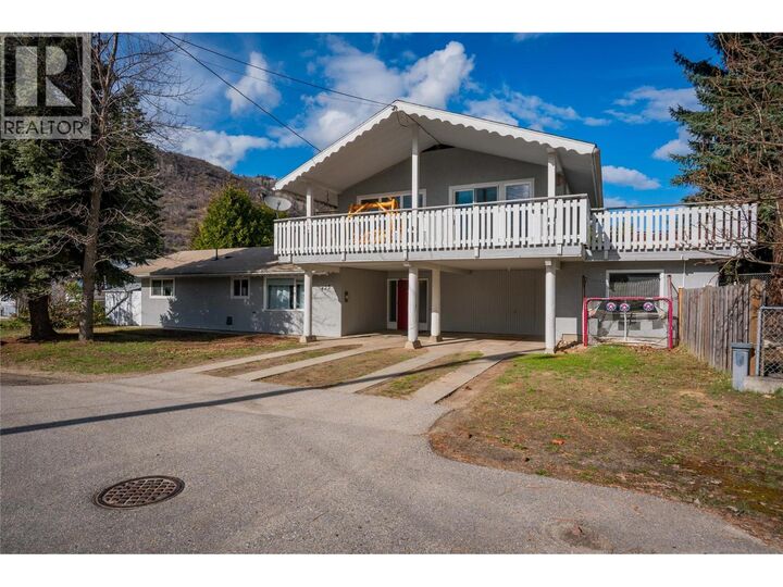 Property Photo: 425 8th Avenue BC V0G 1P0