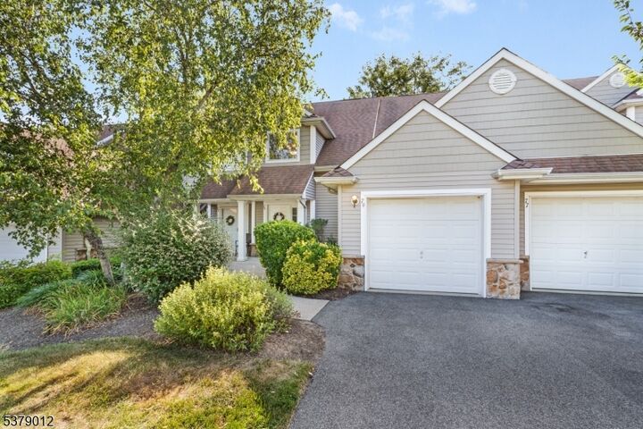 79 Bourne Ci 79  Hardyston Twp. NJ 07419 photo