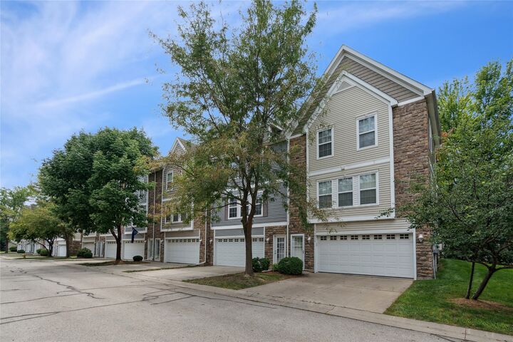 Property Photo: 328 NE Olivewood Street IA 50263