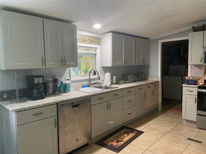 Property Photo:  1836 Hickory Street  FL 32110 