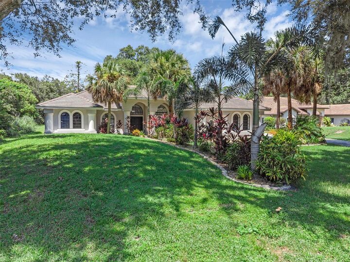 Property Photo: 4178 S Chickasaw Trail FL 32829