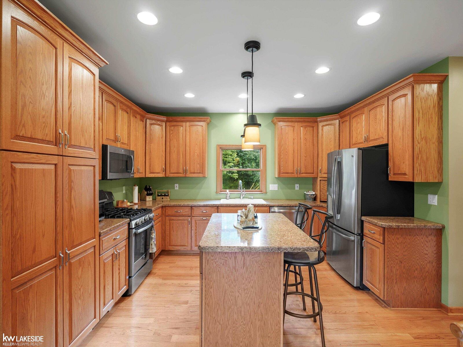 Property Photo:  37374 Palmer Woods Boulevard  MI 48312 