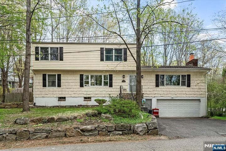33 Brooksyde Avenue  Ringwood NJ 07456 photo