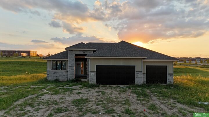 10664 S 103rd Street  Papillion NE 68046 photo