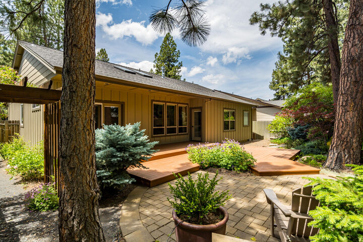 Property Photo:  60836 Yellow Leaf Street  OR 97702 