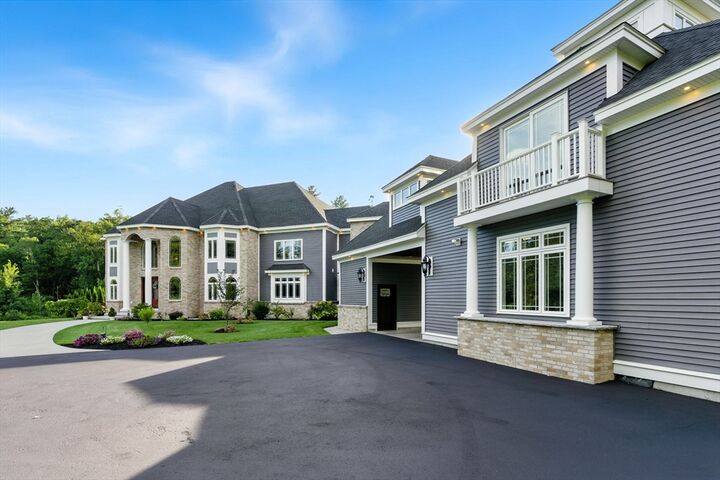 Property Photo: 11 Sophia Dr MA 01826