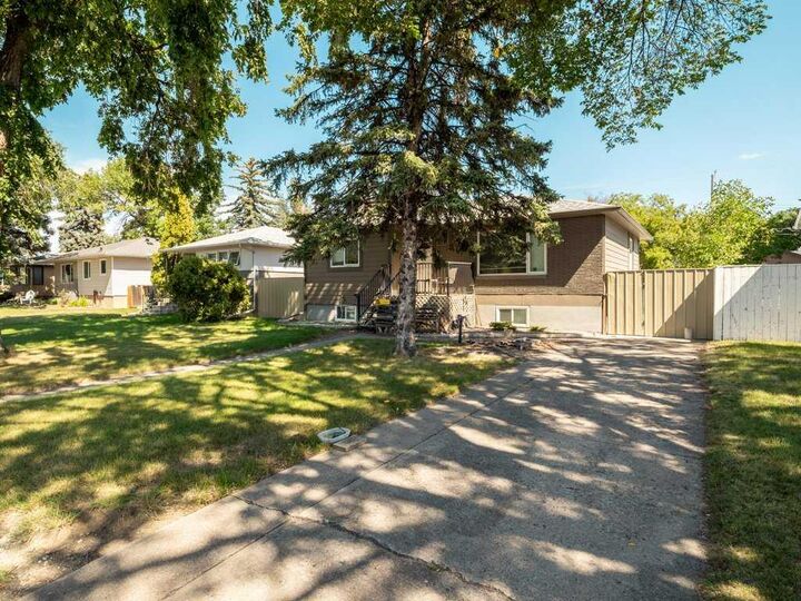 Property Photo: 413 23 Street S AB T1J 3M8