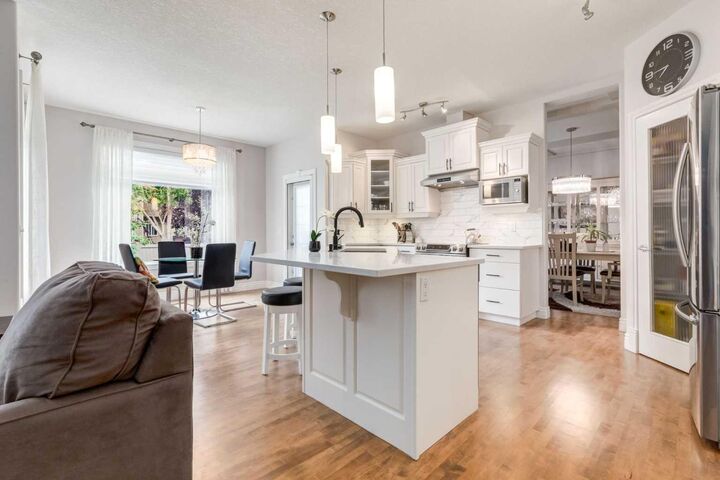 Property Photo:  213 Evergreen Plaza SW  AB T2Y 5B2 