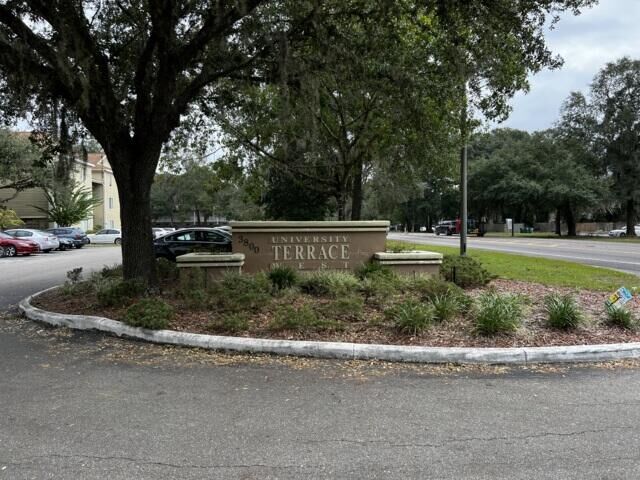 Property Photo:  3800 SW 20th Avenue 305  FL 32607 