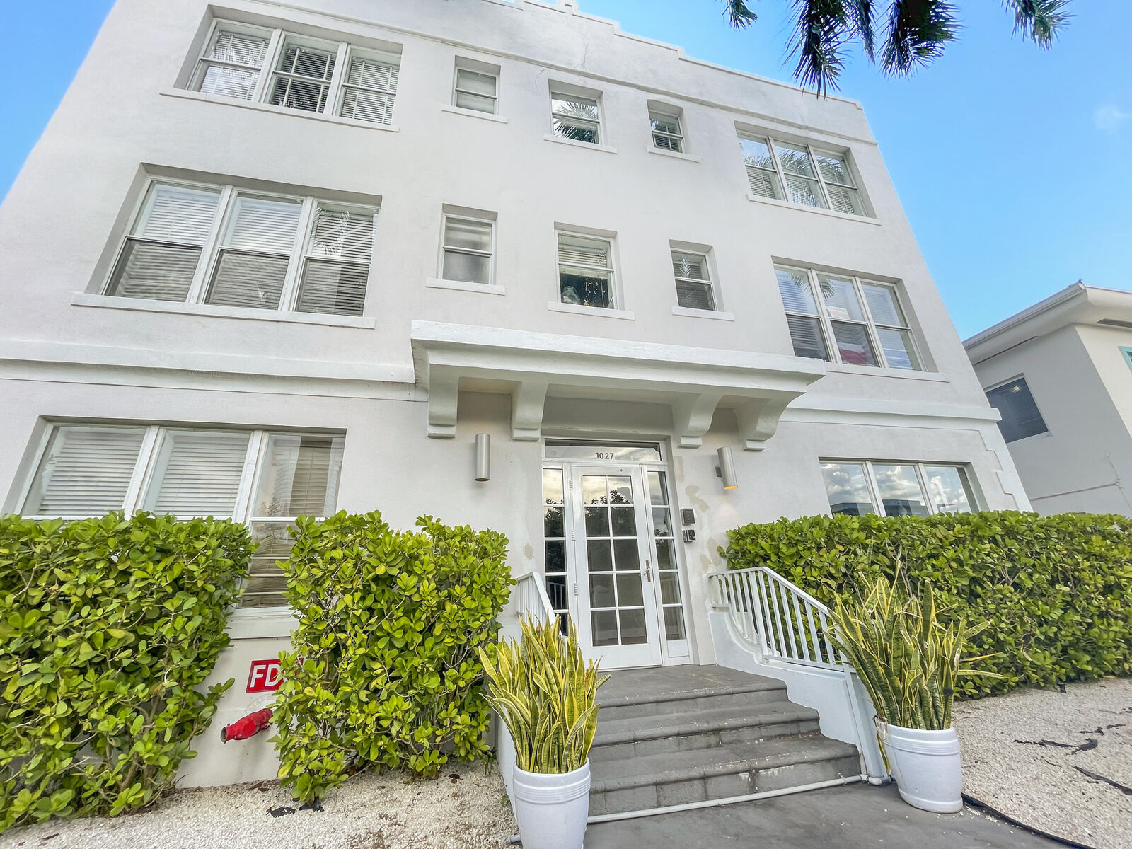 Property Photo:  1027 Pennsylvania Avenue 205  FL 33139 