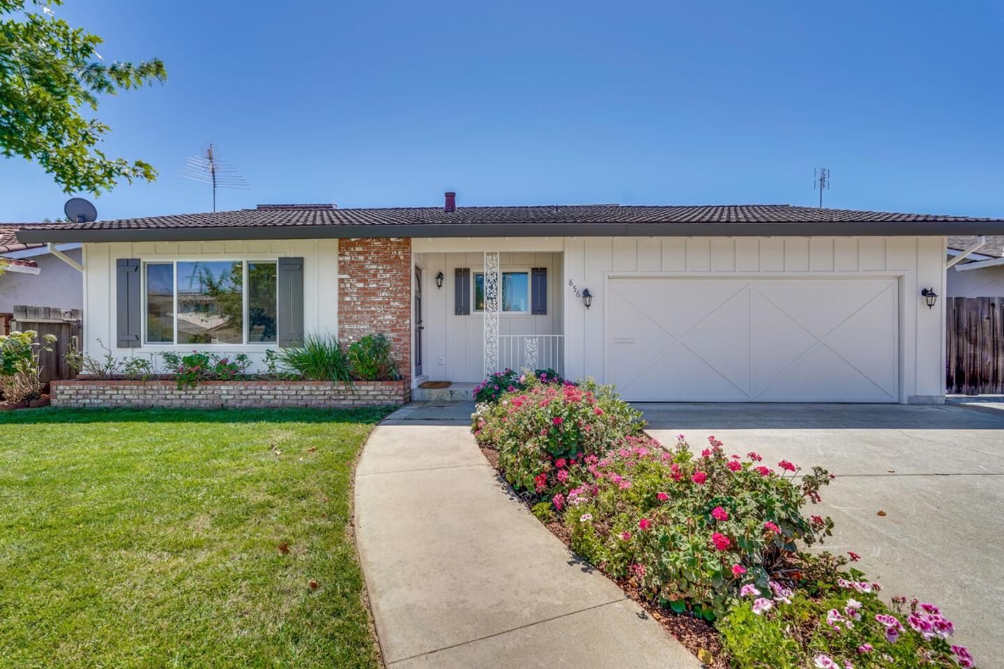 Property Photo:  856 Hydrangea Court  CA 94086 