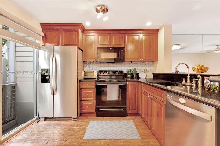 Property Photo:  2533 NE 15th St  FL 33062 