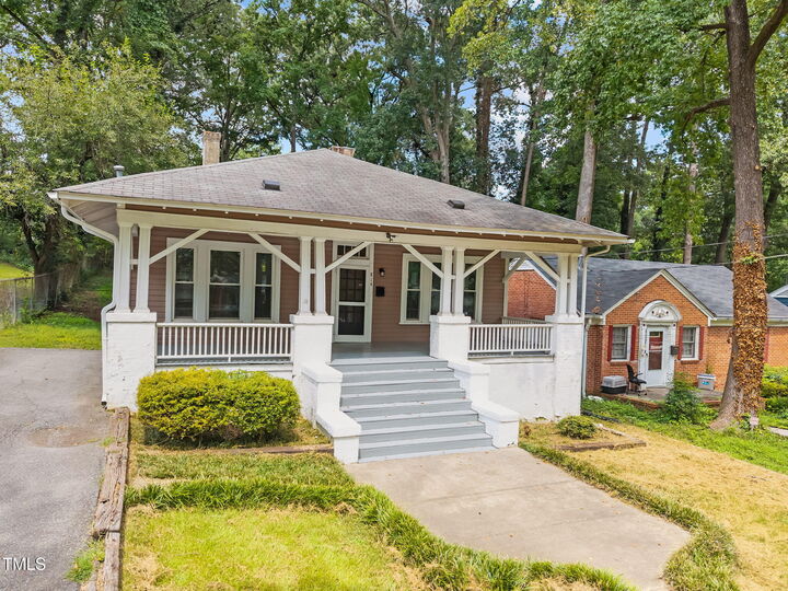 Property Photo:  814 W Markham Avenue  NC 27701 