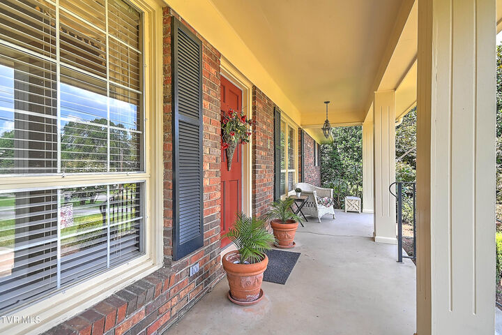 Property Photo:  400 Oakmont Drive  TN 37663 