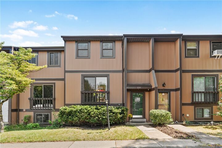 Property Photo: 221 Parkwood Dr PA 16066