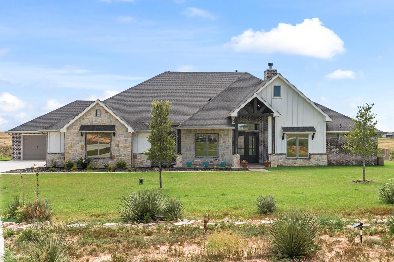 Property Photo: 19301 Brenton Trail TX 79124-2232