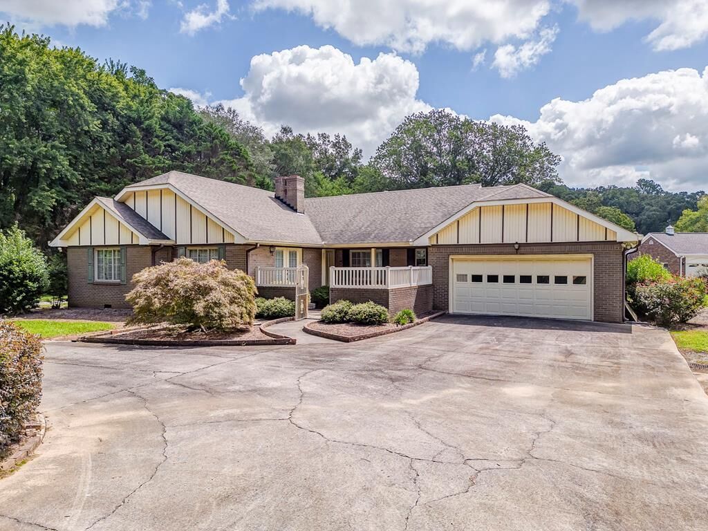 Property Photo: 1709 Dug Gap Road GA 30720