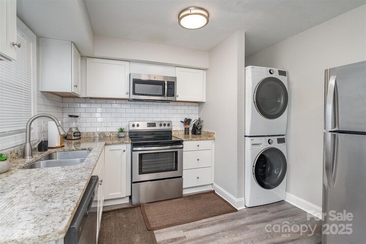 1512 Seigle Avenue 1  Charlotte NC 28205 photo