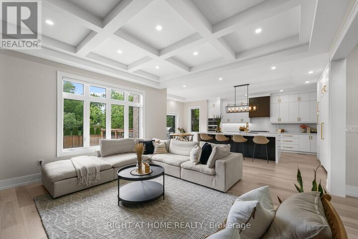 Property Photo:  262 Senlac Road  ON M2R 1P8 