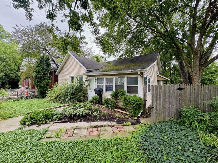 Property Photo:  121 Franklin Street  IN 46304 