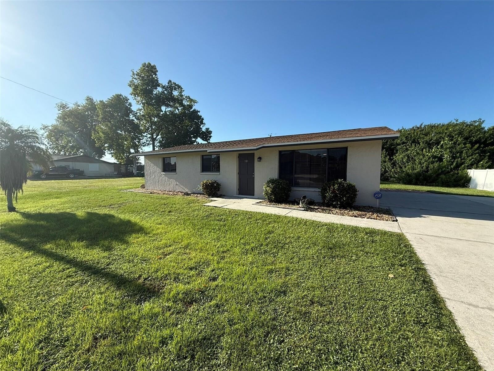 Property Photo:  581 Grove Avenue NW  FL 33952 