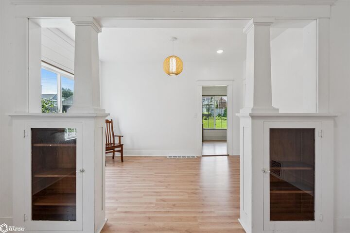 Property Photo: 105 S 7th Avenue IA 50158