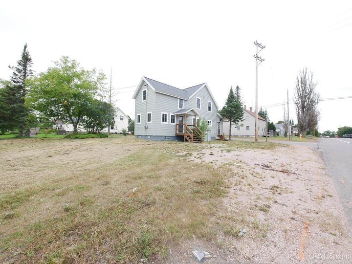Property Photo: 56203 US41 Highway MI 49913