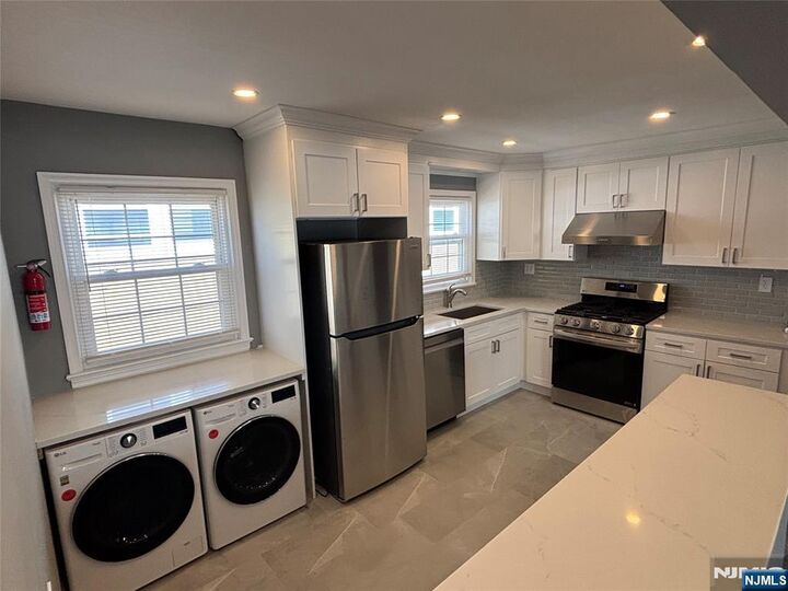 Property Photo:  482 Hickory Street 2  NJ 07032 