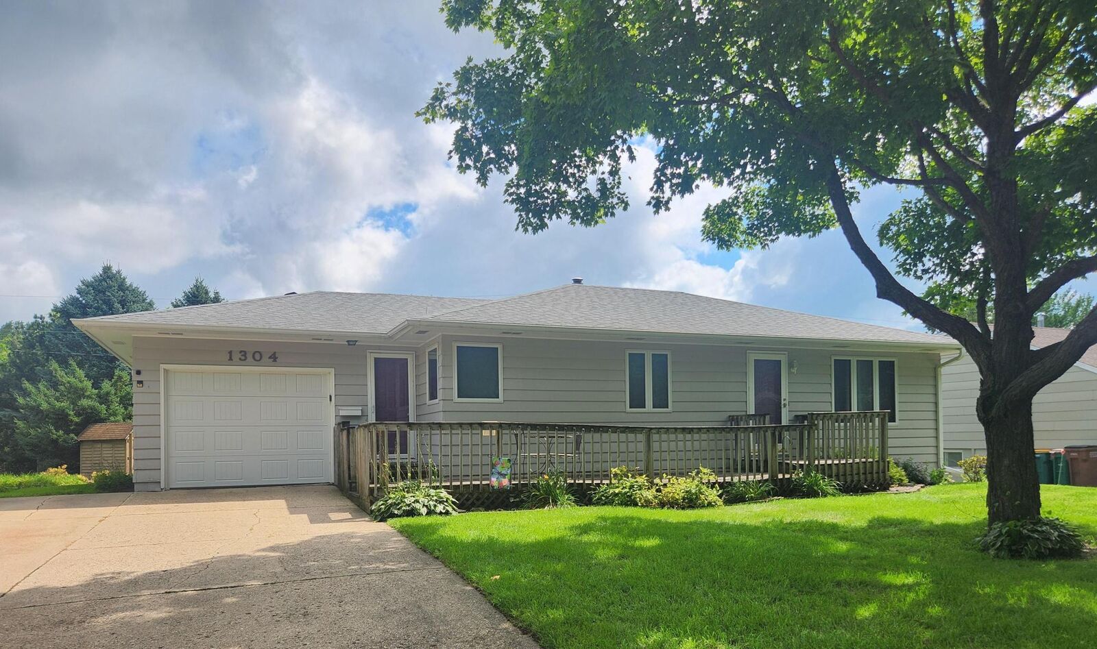 Property Photo:  1304 Crestview Road  MN 56007 