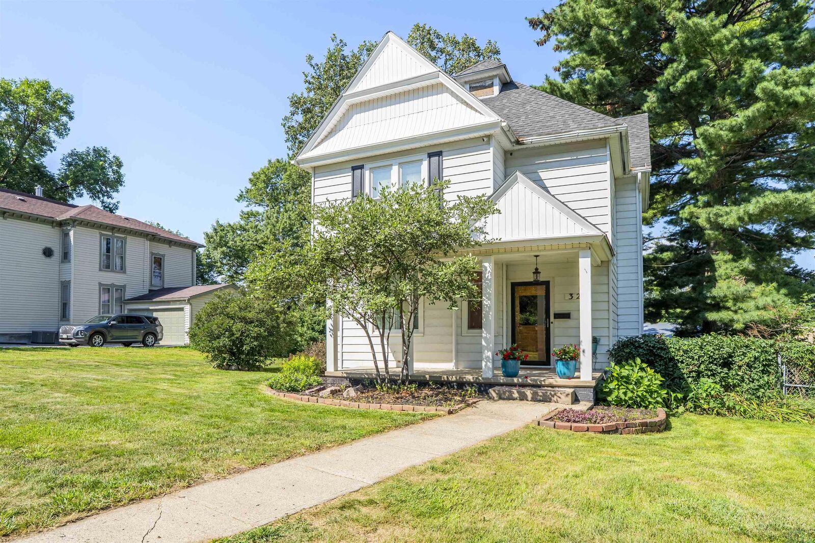 Property Photo: 321 2nd Ave SE IA 51031