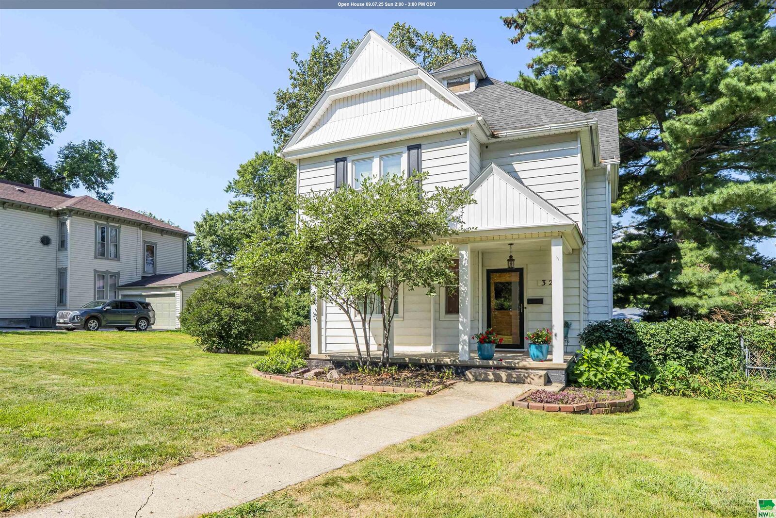 Property Photo: 321 2nd Ave SE IA 51031