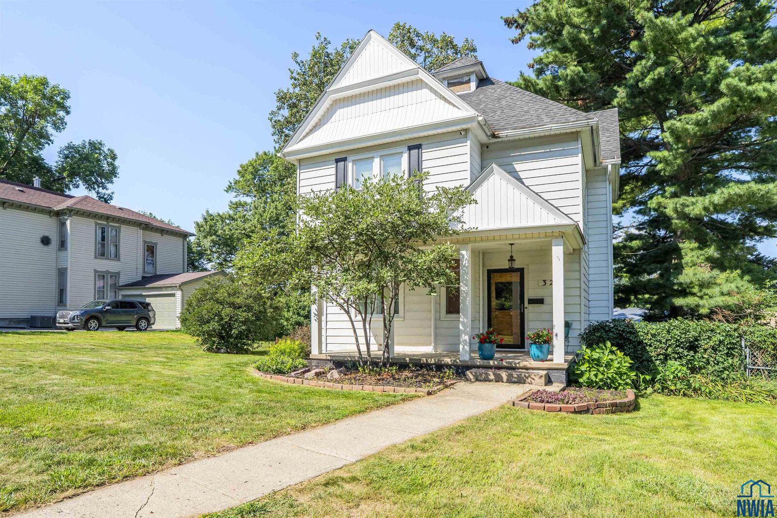 Property Photo: 321 2nd Ave SE IA 51031