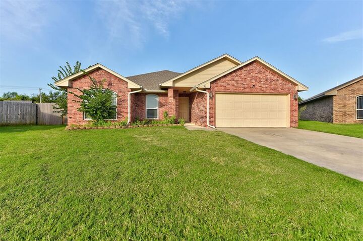 8113 Waters Edge Way  Oklahoma City OK 73135 photo