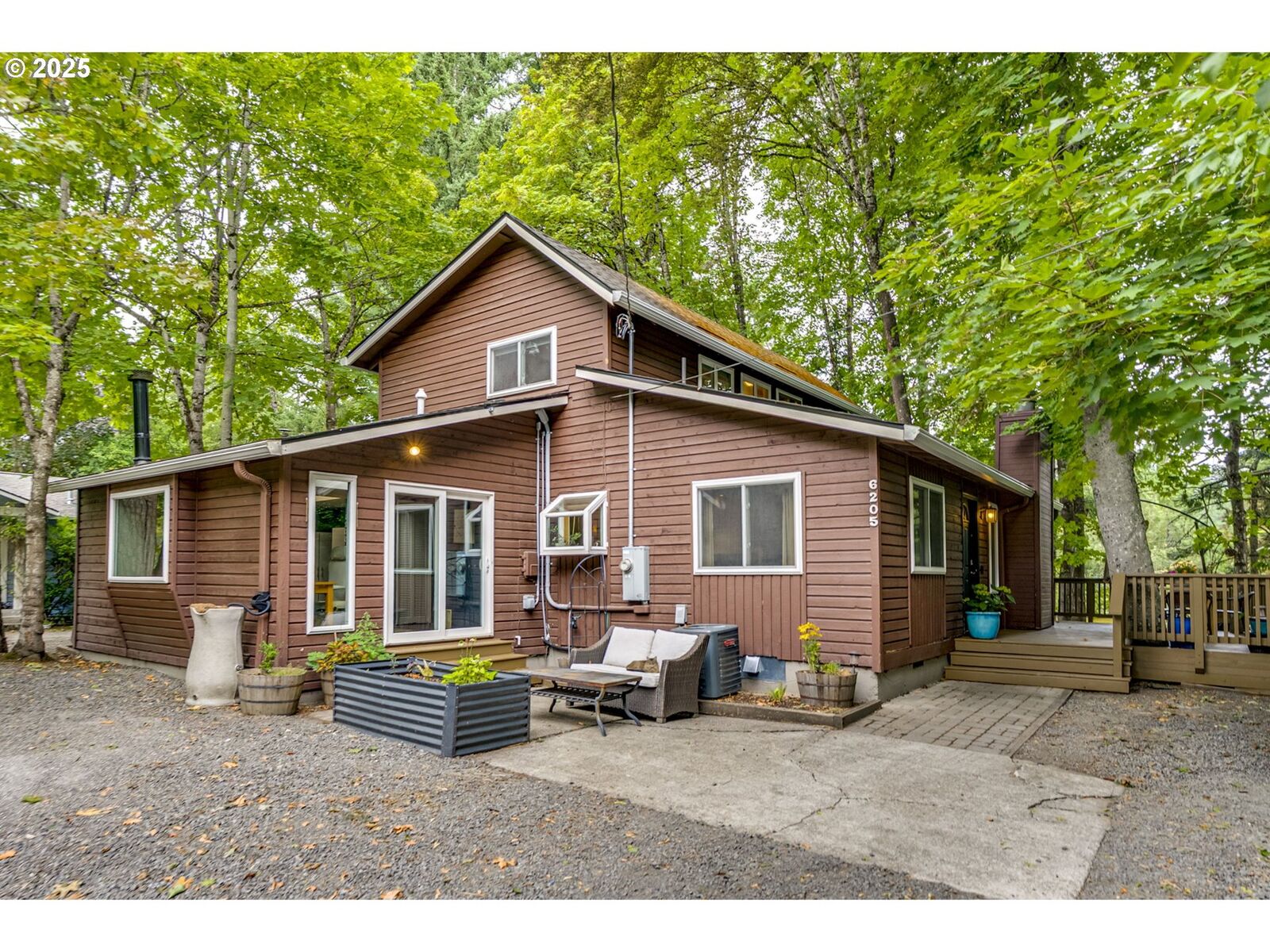 Property Photo:  6205 SW 25th Ave  OR 97239