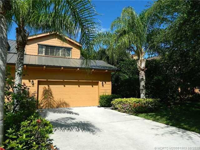 Property Photo:  126 SE Crestwood Circle  FL 34997 