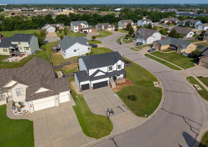 Property Photo: 2301 S Stoneybrook St KS 67207