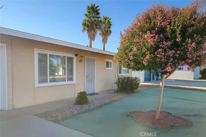 891 S State Street  Hemet CA 92543 photo