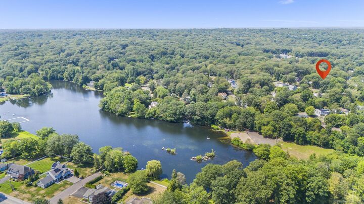 56 Nepas Road  Fairfield CT 06825 photo