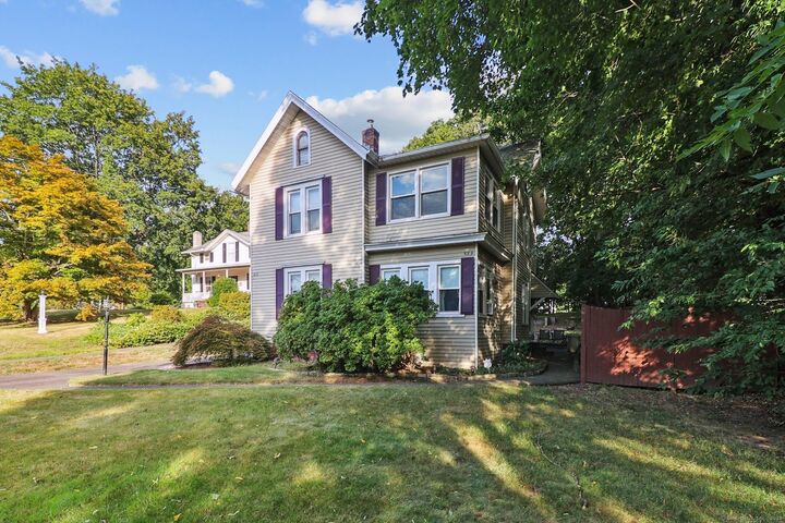 Property Photo:  589 Main Street  CT 06479 