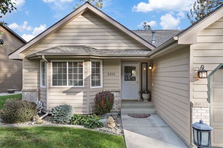 Property Photo:  5202 N Hutton View Ln  WA 99212 