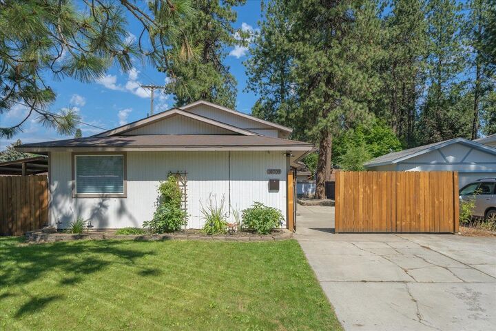 Property Photo:  10709 E 32nd Ave  WA 99206 