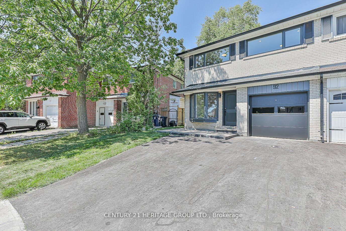 Property Photo:  92 Tanjoe Crescent  ON M2M 1P7 