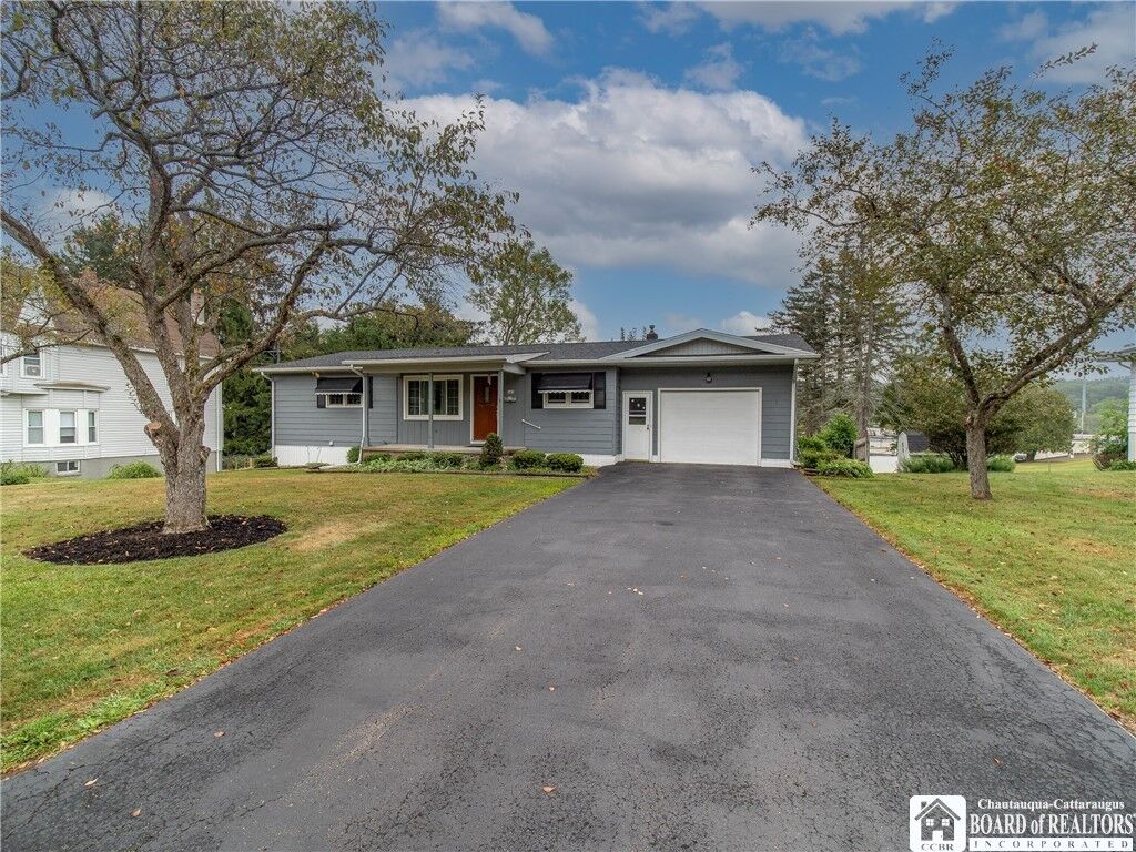 Property Photo:  161 Ivy Street  NY 14701 