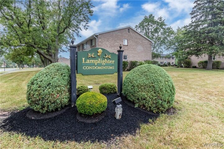 Property Photo:  61 A Old Lyme Drive 2  NY 14221 