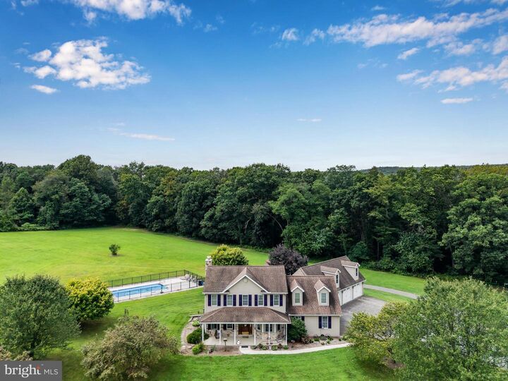 Property Photo: 392 Peach Glen Road PA 17324