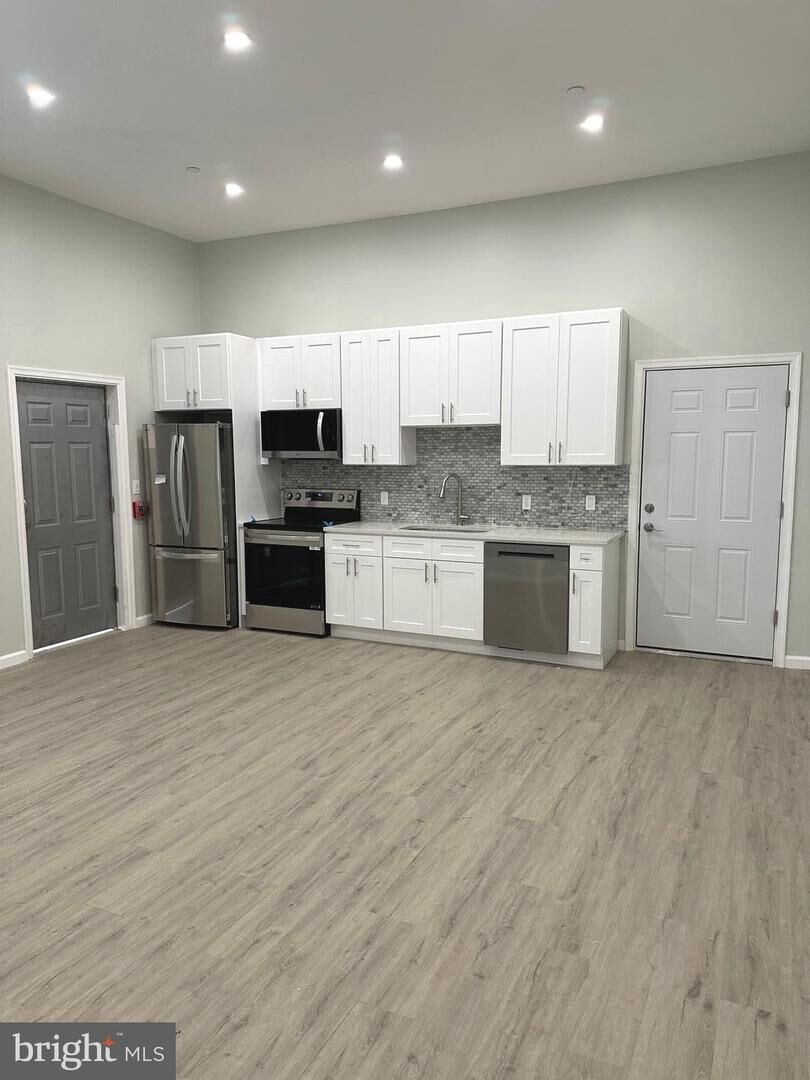 Property Photo: 6035 Germantown Avenue 1R PA 19144